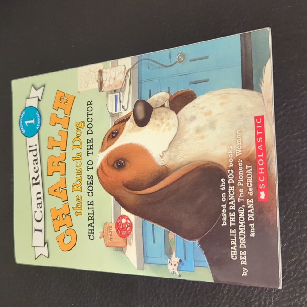⭐️ 5/ $25 I can read Level 1 Charlie The rach dog book
